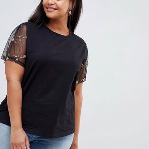 Floral mesh sleeve tee